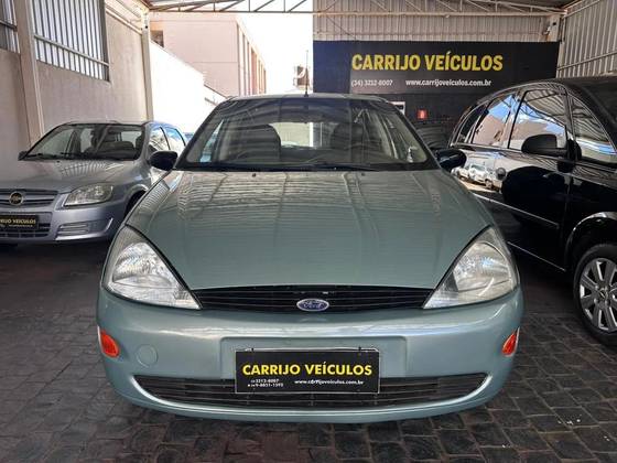 FORD FOCUS 1.8 16V GASOLINA 4P MANUAL
